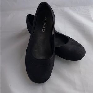Black Merrell suede Flats